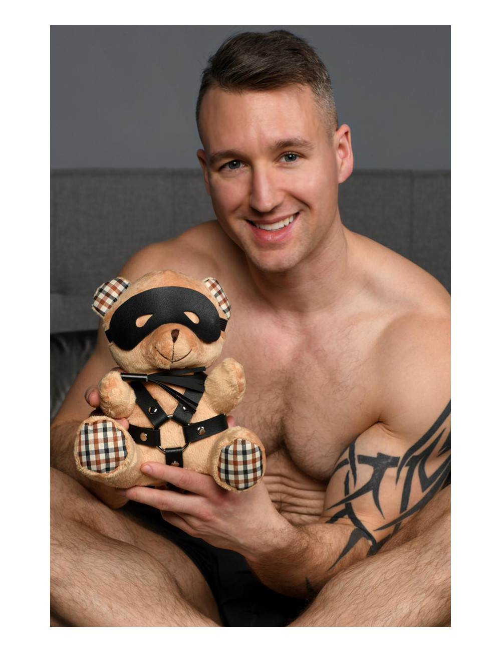 Ours en peluche BDSM avec martinet